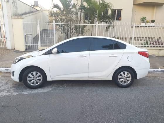 HYUNDAI HB20S 1.0 COMFORT STYLE 12V FLEX 4P MANUAL